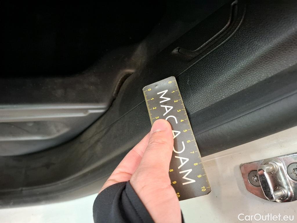  Renault  Megane  IV Berline 5pt. Société Air Nav 1.5 dCi 90CV BVM6 E6 #17