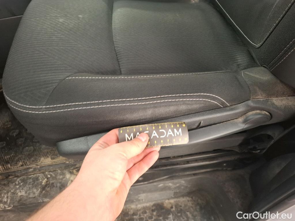  Renault  Trafic RENAULT  / 2019 / 4P / Fourgon tole NV FG GCF L1H1 1000 dCi 120 S&S #46