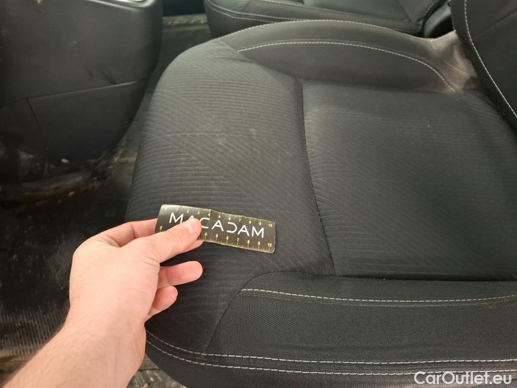  Renault  Trafic RENAULT  / 2019 / 4P / Fourgon tole NV FG GCF L1H1 1000 dCi 120 S&S #47