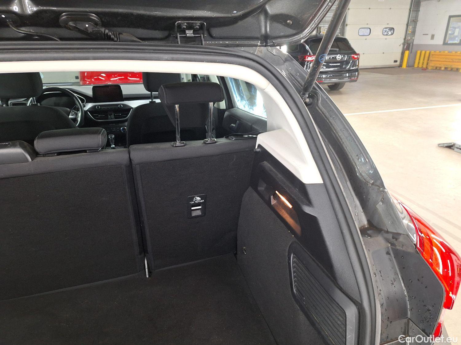  Ford  Focus Ford,  '18, Ford  1.0i EcoB. 74kW Connected 5d #28