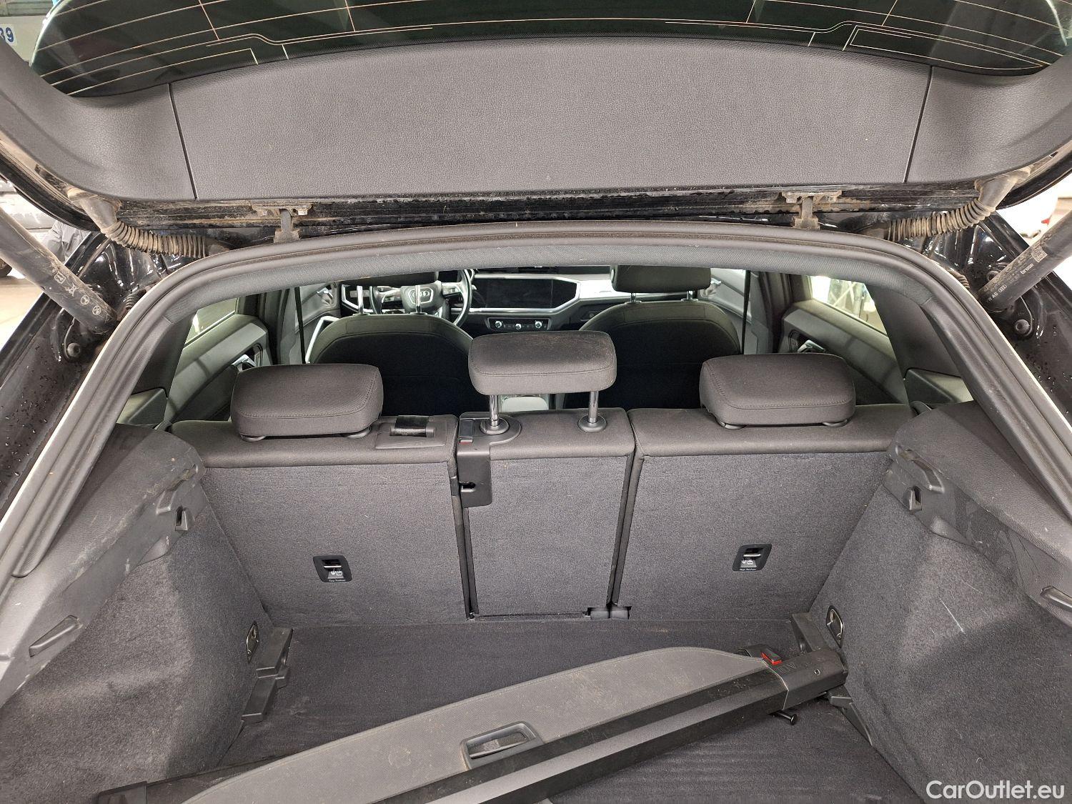  Audi  Q3 Audi,  '18, Audi  35 TDI S Tronic Bus. Ed. Attraction 5d #16