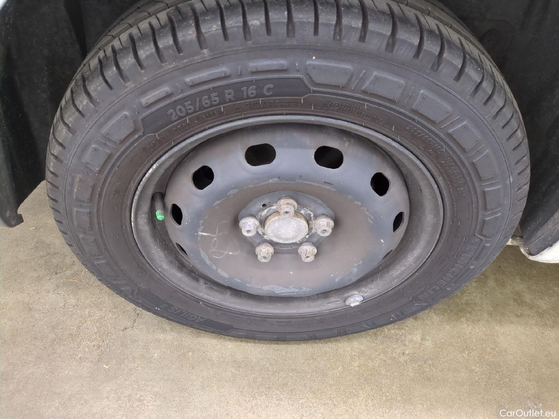  Renault  Trafic RENAULT  / 2019 / 4P / Fourgon tole NV FG GCF L1H1 1000 dCi 120 #15