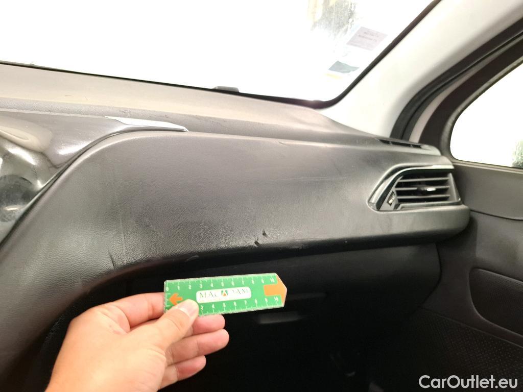  Peugeot  208  Affaire Premium Pack 1.5 HDi 100CV BVM5 E6dT #4