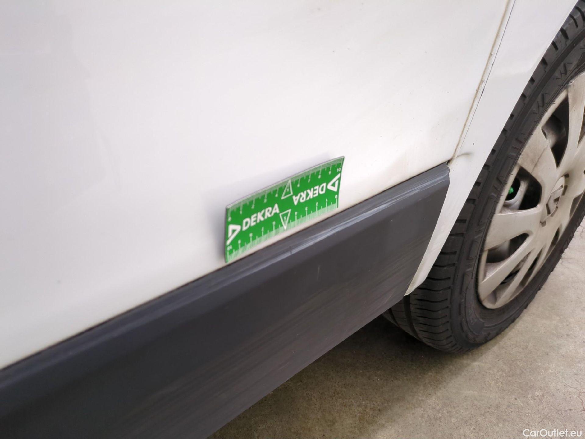  Renault  Trafic RENAULT  / 2019 / 4P / Fourgon tole NV FG GCF L1H1 1000 dCi 120 #40