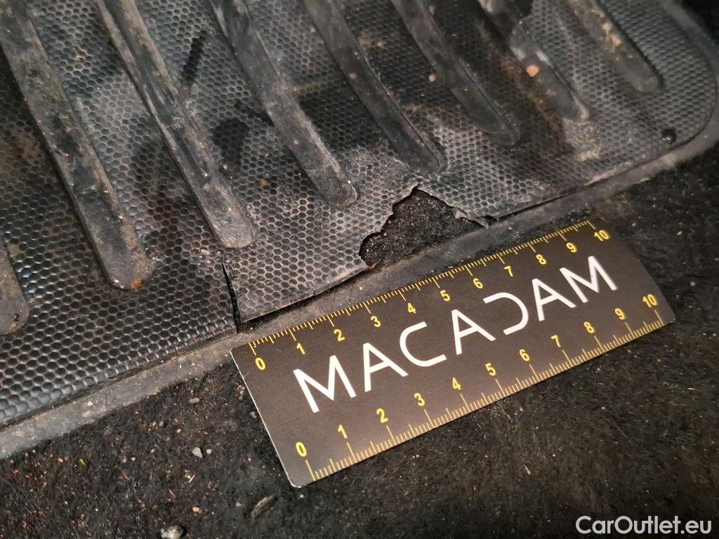  Peugeot  208  Affaire Premium Pack 1.5 HDi 100CV BVM5 E6dT #37