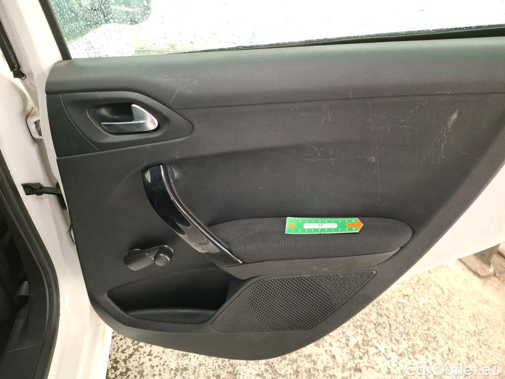  Peugeot  208  Affaire Premium Pack 1.5 HDi 100CV BVM5 E6dT #43