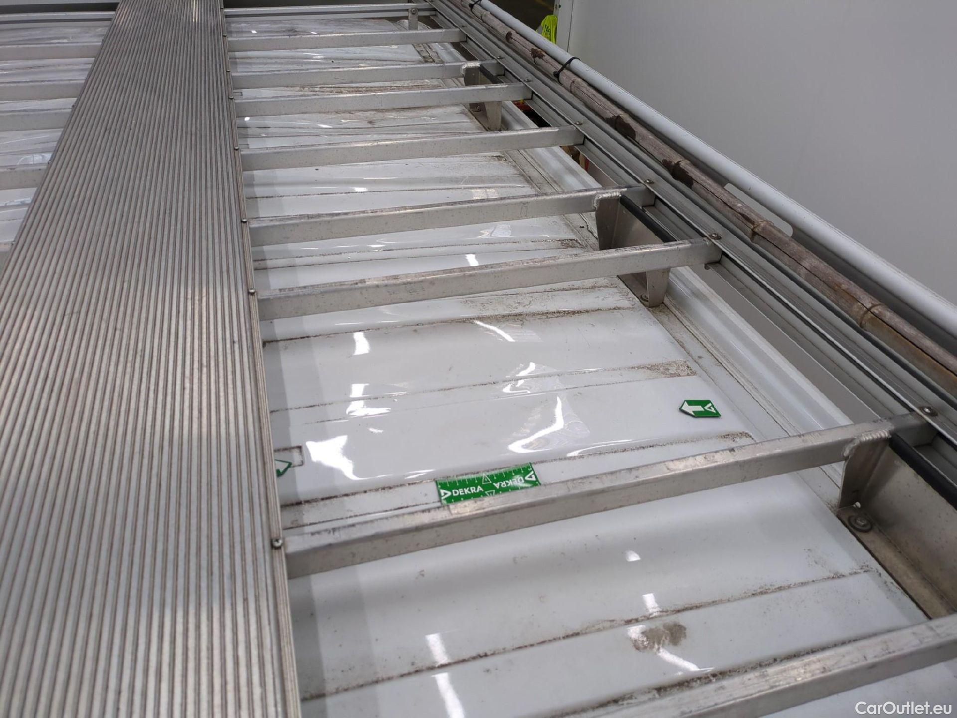  Renault  Trafic RENAULT  / 2019 / 4P / Fourgon tole NV FG GCF L1H1 1000 dCi 120 #47