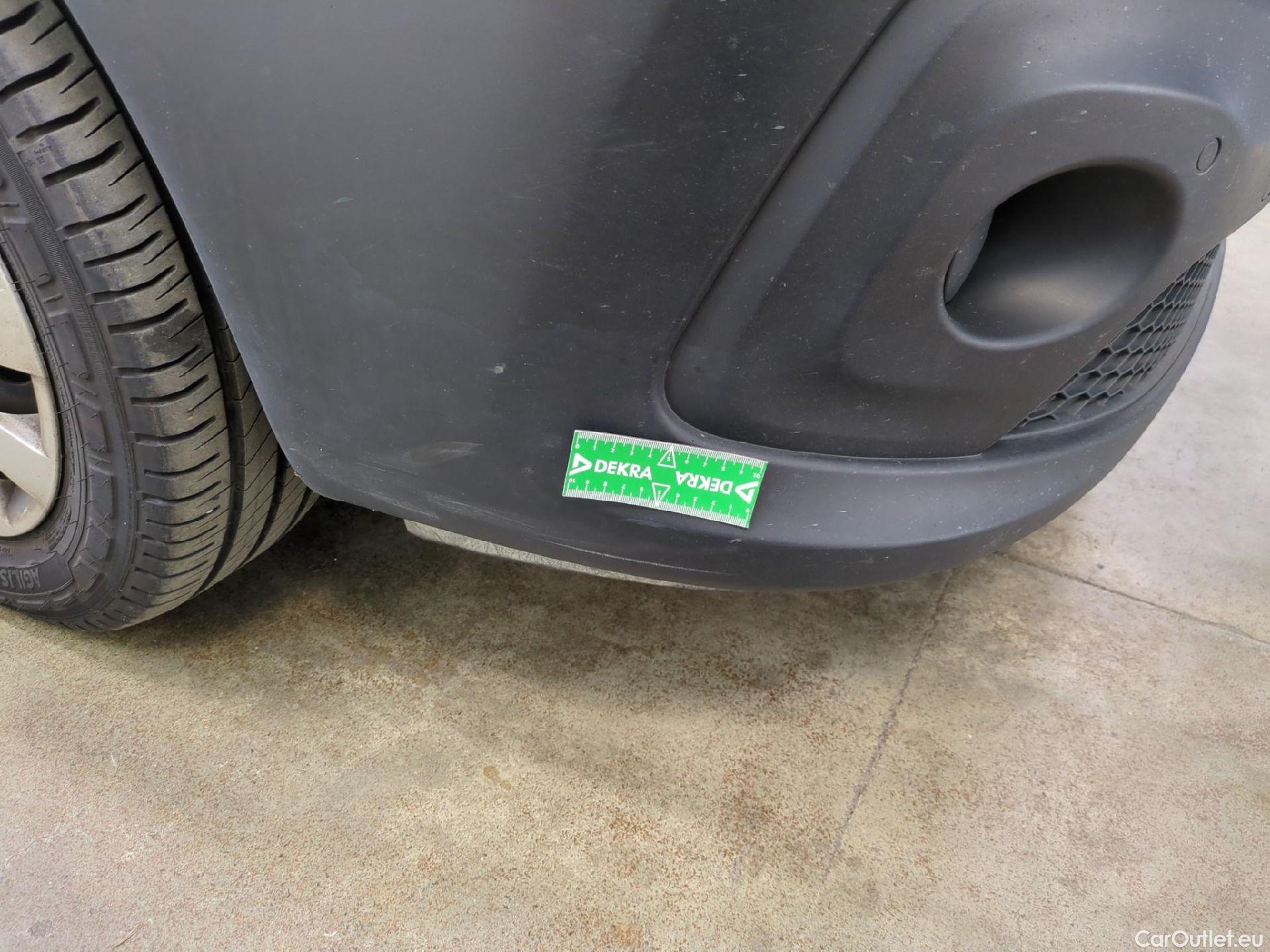  Renault  Trafic RENAULT  / 2019 / 4P / Fourgon tole NV FG GCF L1H1 1000 dCi 120 #28