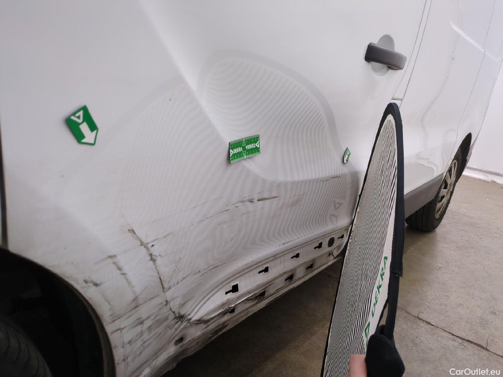  Renault  Trafic RENAULT  / 2019 / 4P / Fourgon tole NV FG GCF L1H1 1000 dCi 120 #32