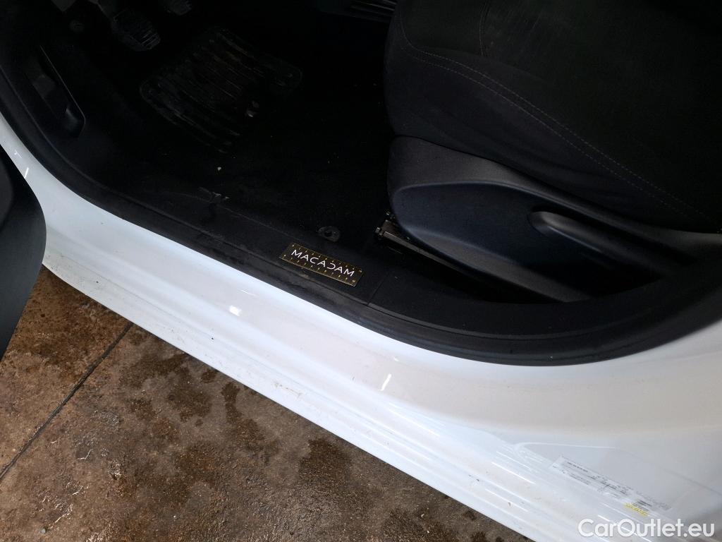  Peugeot  208  Affaire Premium Pack 1.5 HDi 100CV BVM5 E6dT #21