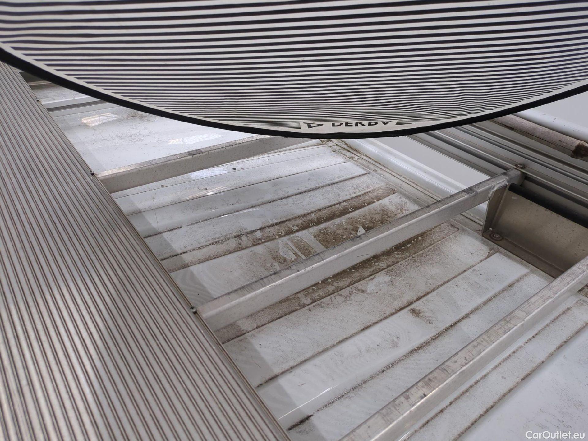  Renault  Trafic RENAULT  / 2019 / 4P / Fourgon tole NV FG GCF L1H1 1000 dCi 120 #48