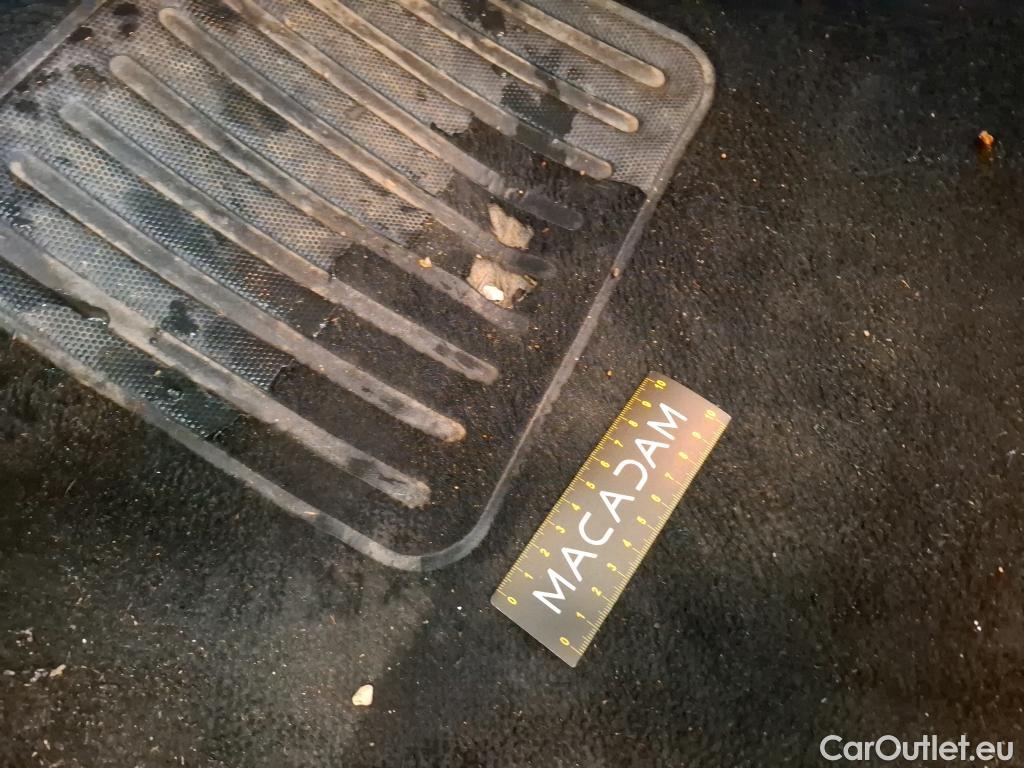  Peugeot  208  Affaire Premium Pack 1.5 HDi 100CV BVM5 E6dT #2