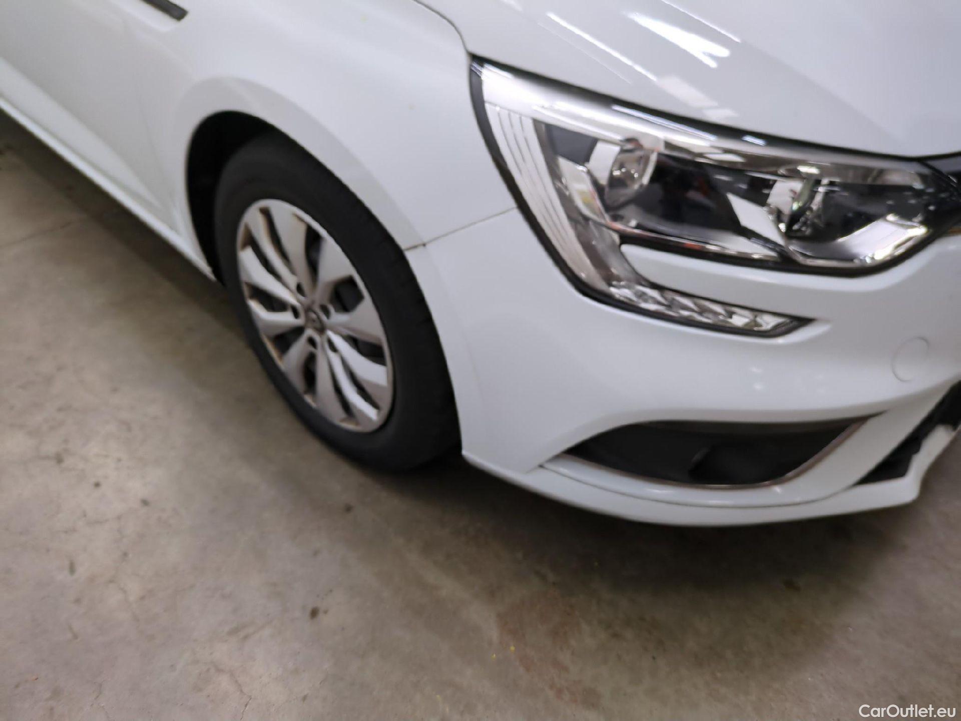  Renault  Megane  IV Berline 5pt. Société Air Nav 1.5 dCi 90CV BVM6 E6 #15