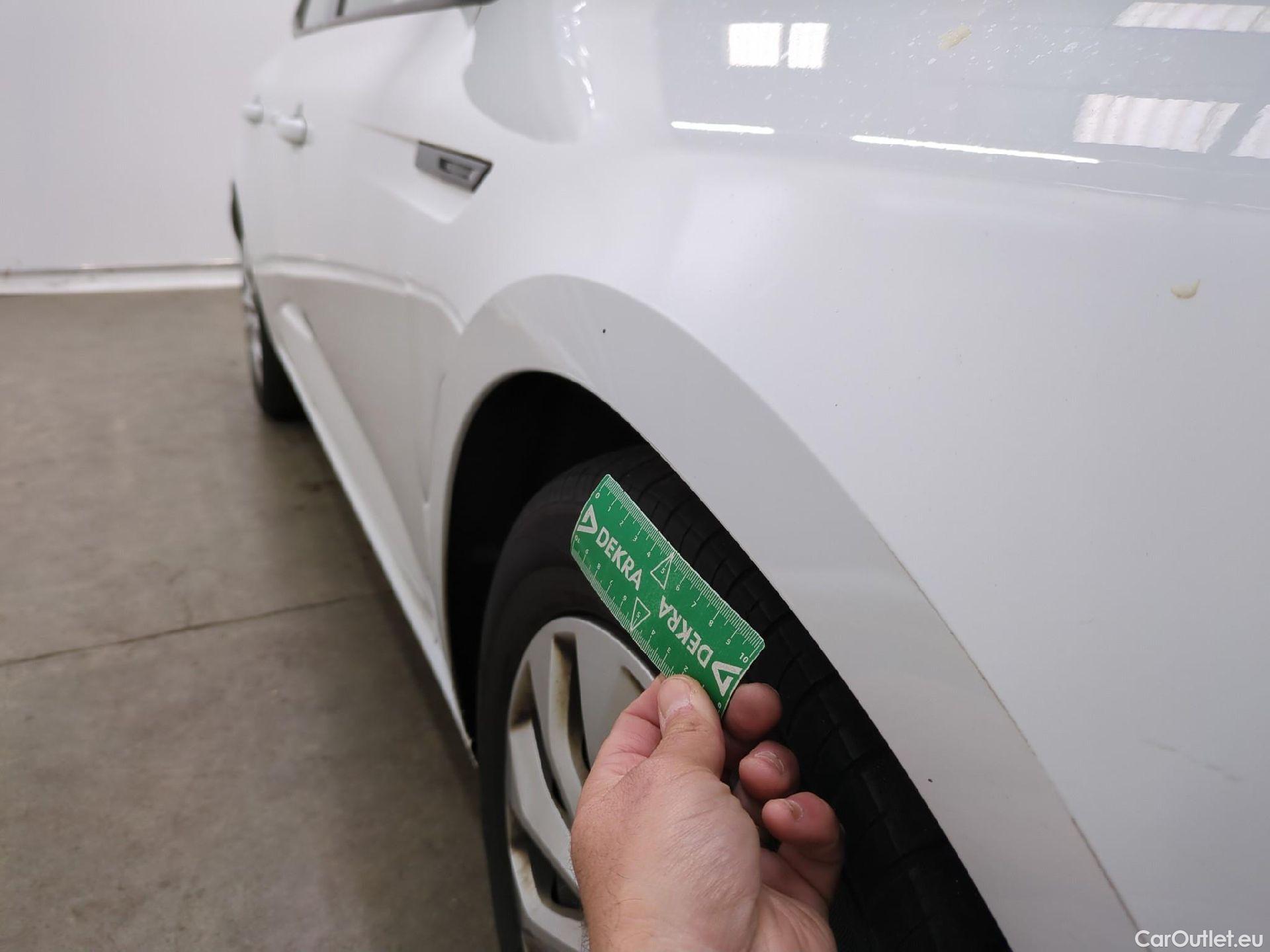  Renault  Megane  IV Berline 5pt. Société Air Nav 1.5 dCi 90CV BVM6 E6 #13