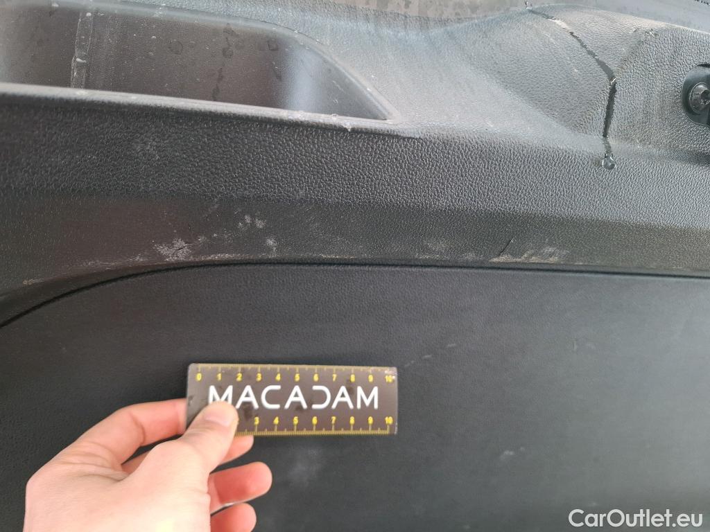  Renault  Megane  IV Berline 5pt. Société Air Nav 1.5 dCi 90CV BVM6 E6 #6