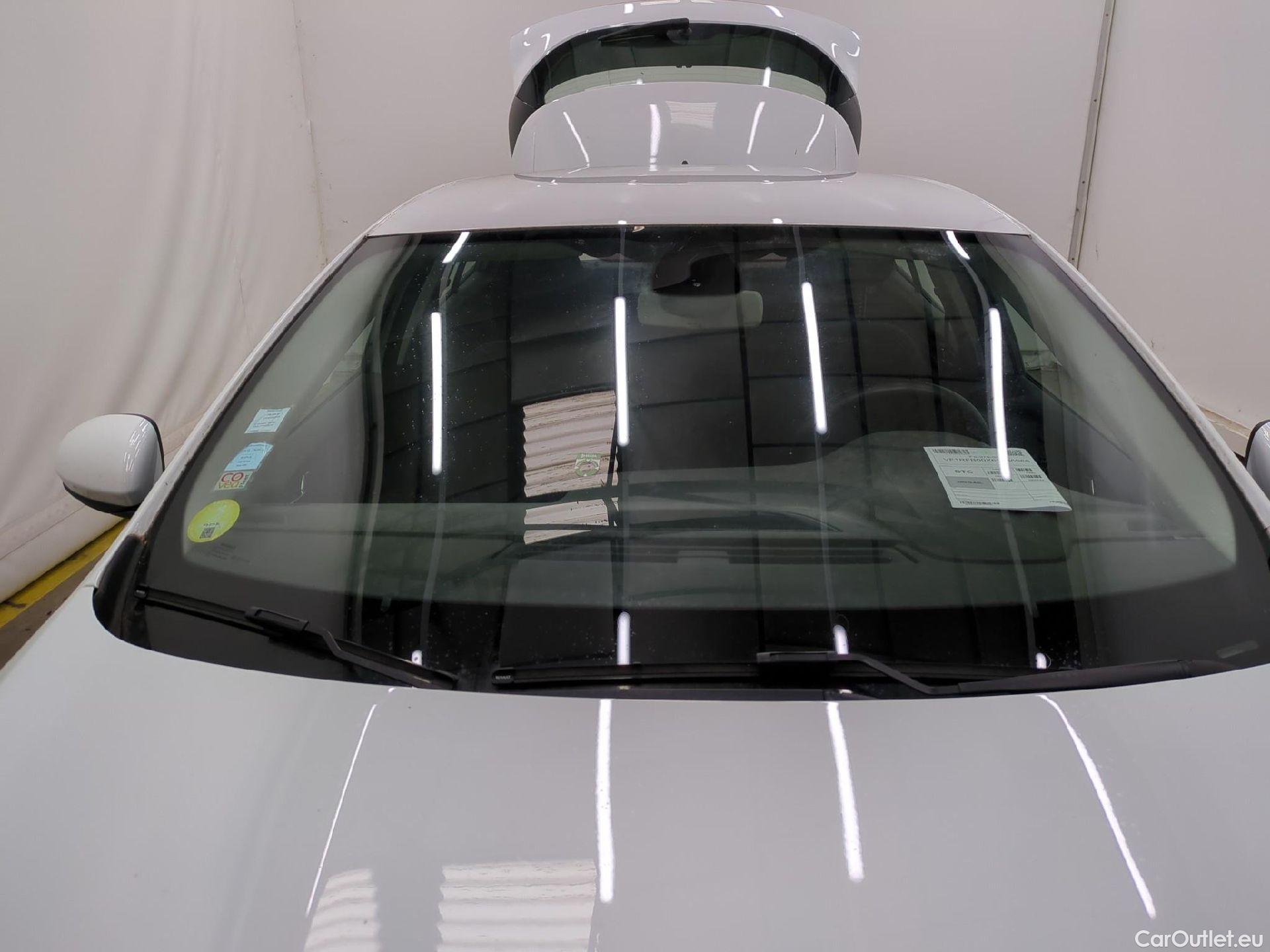  Renault  Megane  IV Berline 5pt. Société Air Nav 1.5 dCi 90CV BVM6 E6 #22