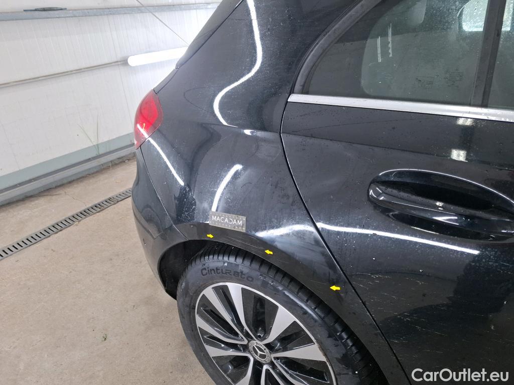  Mercedes  A-Klasse MERCEDES-BENZ Classe A Compact / 2018 / 5P / Berline A 200 d Business Line 8G-DCT #19