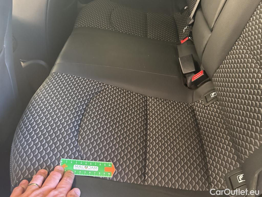  KIA  XCeed KIA  / 2019 / 5P / Crossover 1.6 GDI ISG ISG PHEV DESIGN DCT6 #15