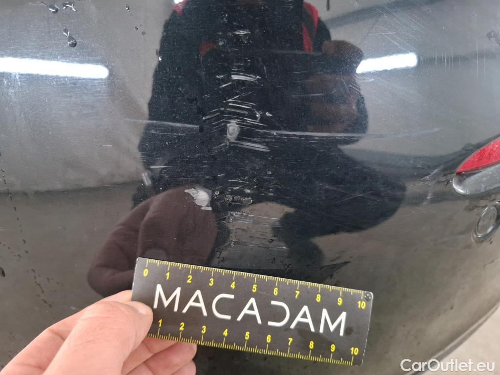  Mercedes  A-Klasse MERCEDES-BENZ Classe A Compact / 2018 / 5P / Berline A 200 d Business Line 8G-DCT #9