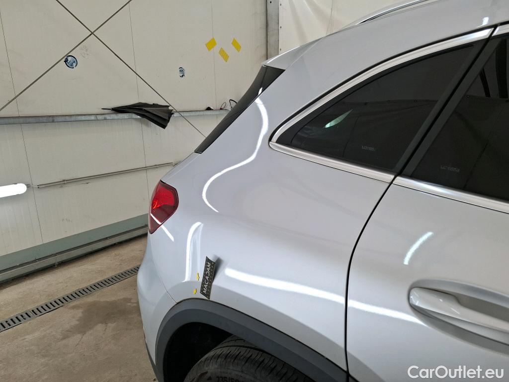  Mercedes  GLA MERCEDES-BENZ  / 2020 / 5P / SUV 1.3  200 AMG LINE DCT #1