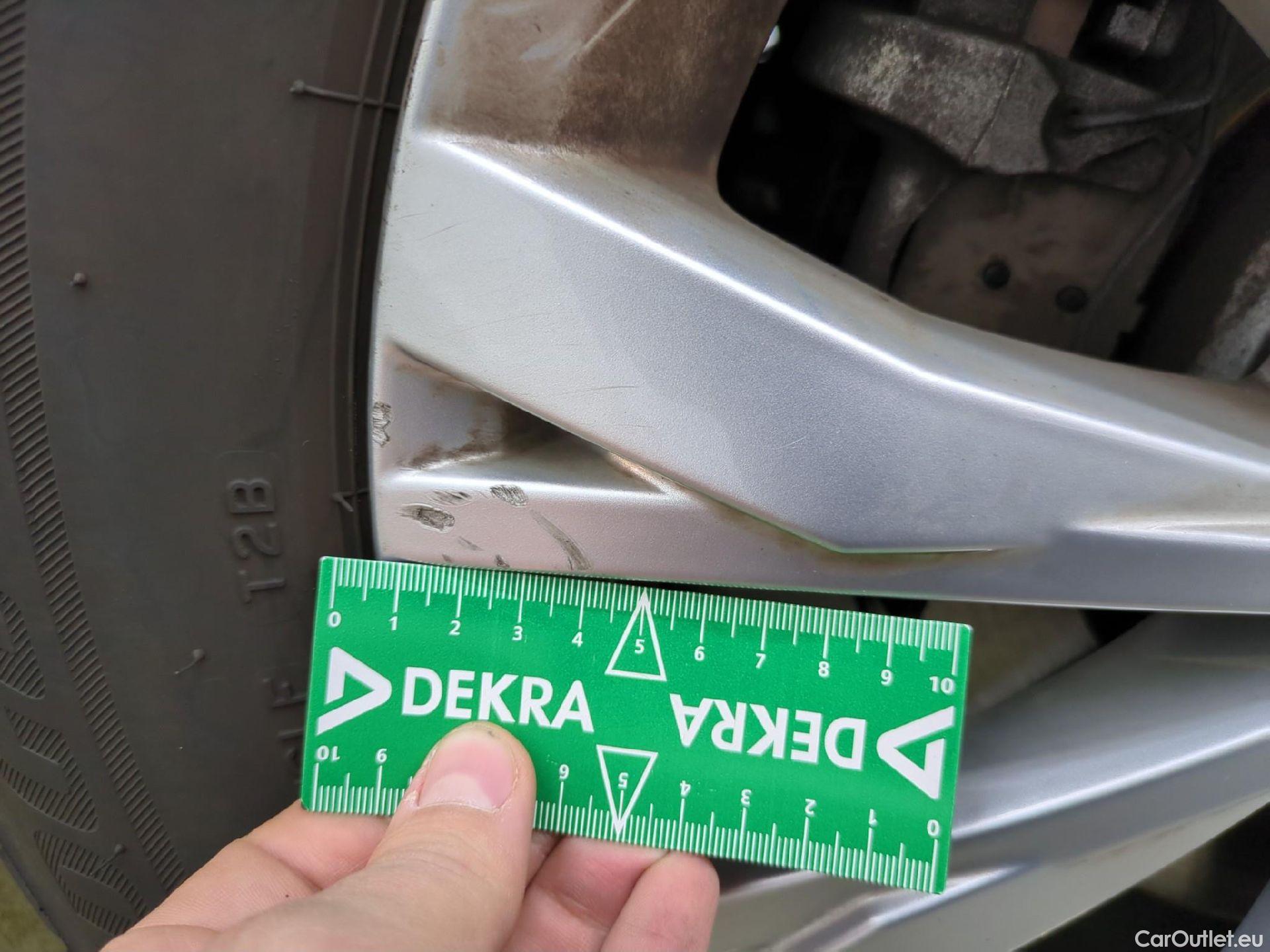  Volkswagen  Tiguan VOLKSWAGEN  / 2020 / 5P / SUV 1.4 eHybrid 245 DSG6 Life Business #19