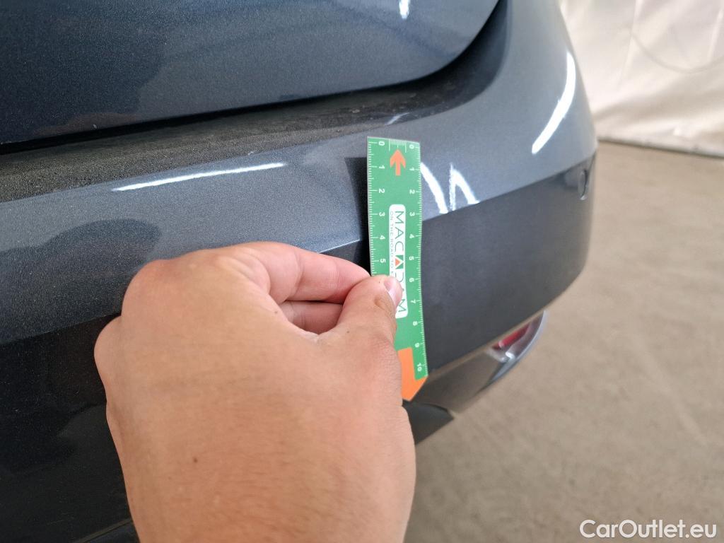  Renault  Megane  IV Estate Business 1.3 TCe 140CV BVA7 E6d / VO RECONDITIONNE - PHOTOS AVANT RECONDITIONNEMENT #4