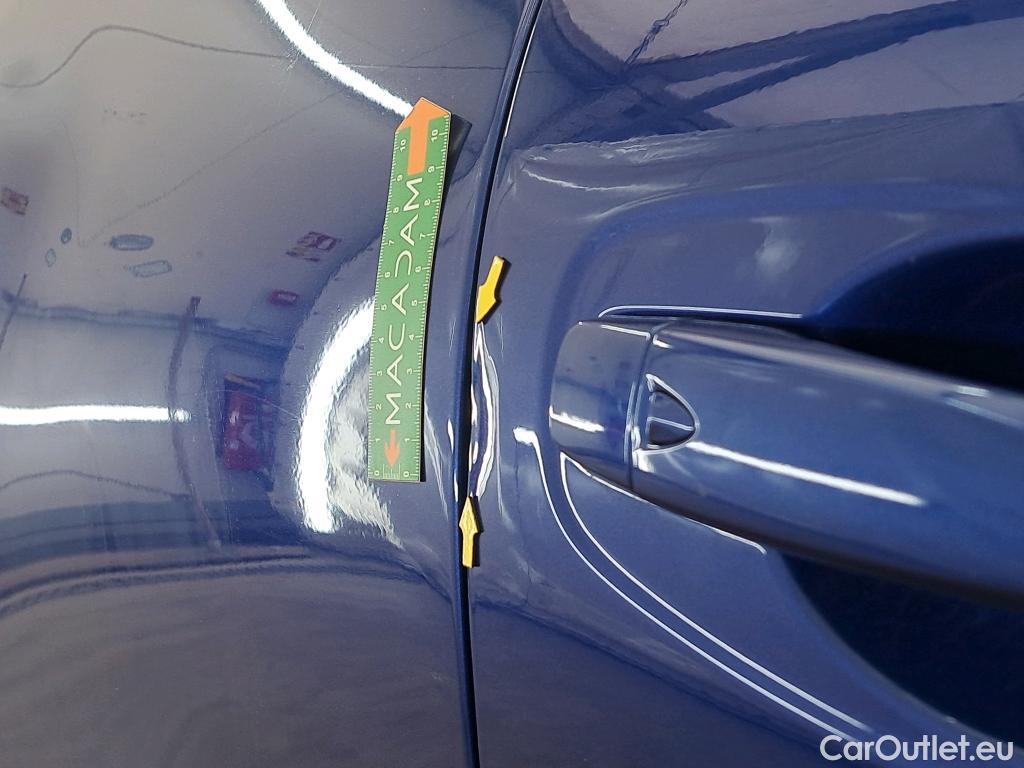  Renault  Kadjar RENAULT  / 2018 / 5P / Crossover Business TCe 140 EDC FAP - 21 #17