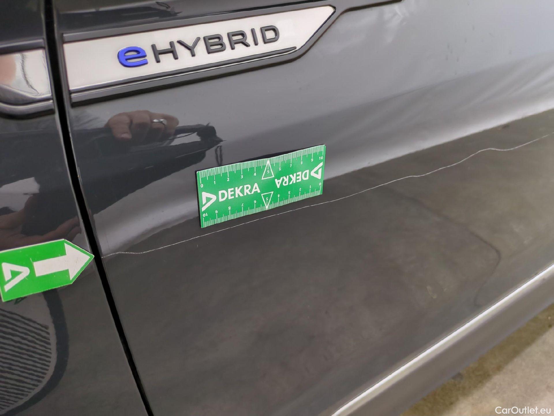  Volkswagen  Tiguan VOLKSWAGEN  / 2020 / 5P / SUV 1.4 eHybrid 245 DSG6 Life Business #32