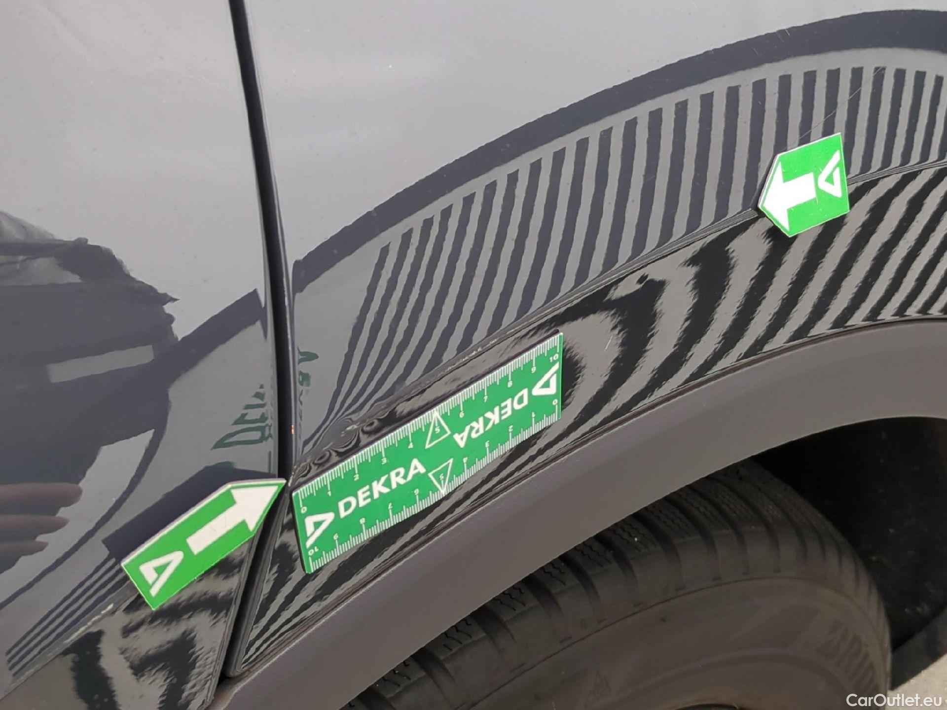  Volkswagen  Tiguan VOLKSWAGEN  / 2020 / 5P / SUV 1.4 eHybrid 245 DSG6 Life Business #40