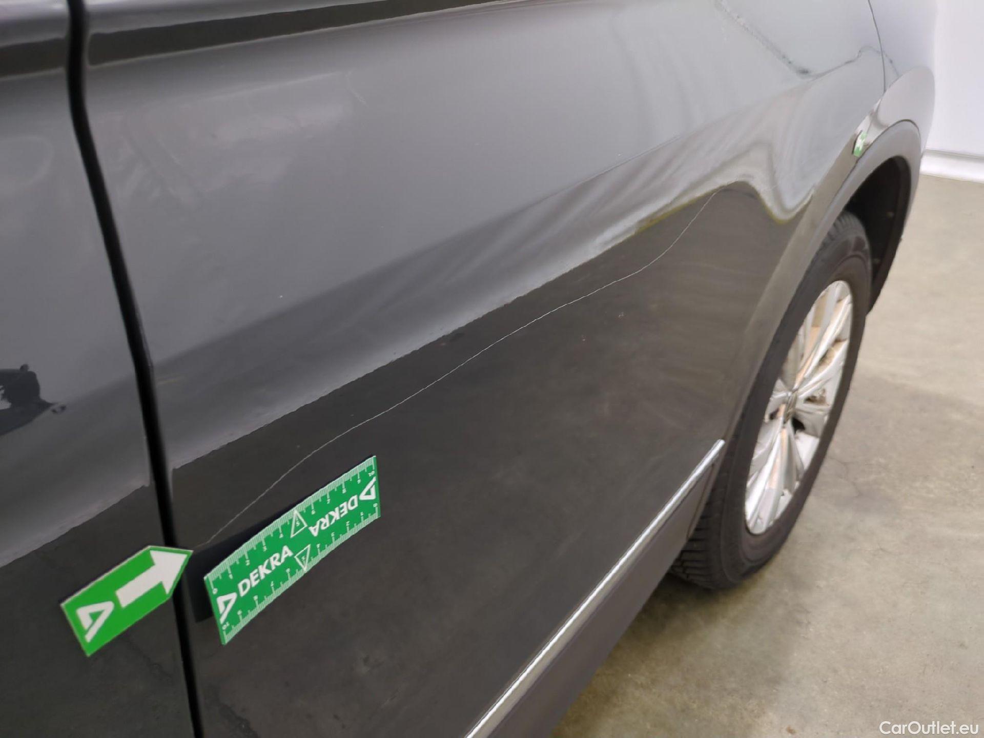  Volkswagen  Tiguan VOLKSWAGEN  / 2020 / 5P / SUV 1.4 eHybrid 245 DSG6 Life Business #36