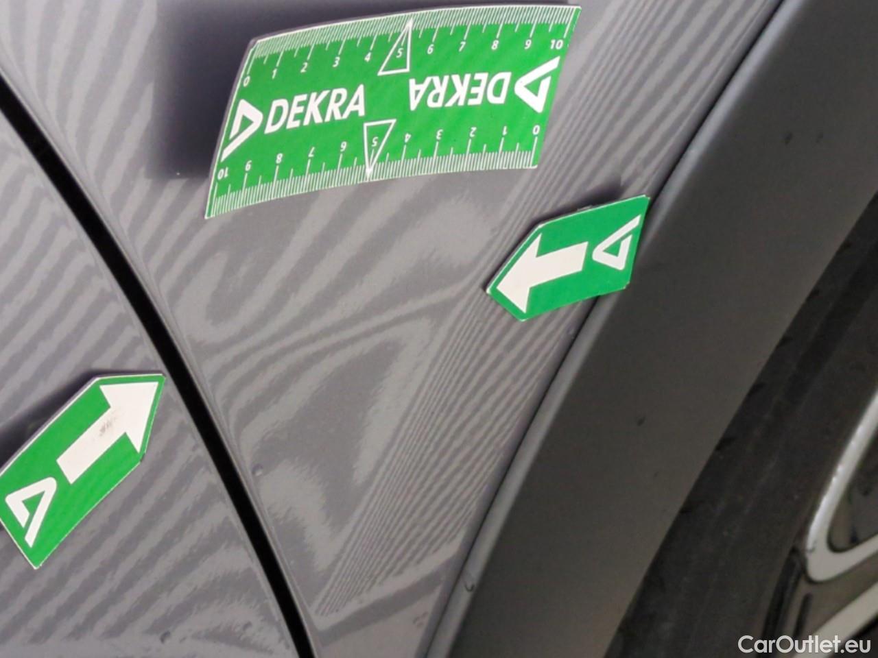  Citroen  C3 CITROEN  / 2020 / 5P / Berline PureTech 83 S&S BVM Shine #4