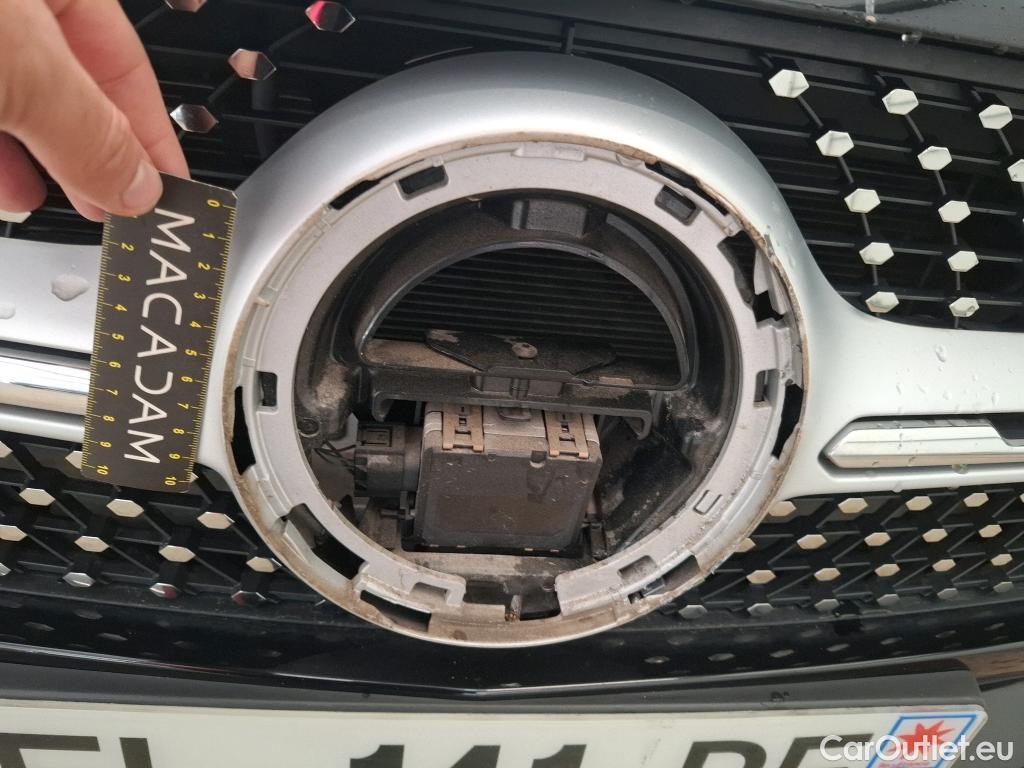  Mercedes  G-Klasee MERCEDES-BENZ GLC / 2019 / 5P / SUV GLC 220 d AMG Line 4Matic #4