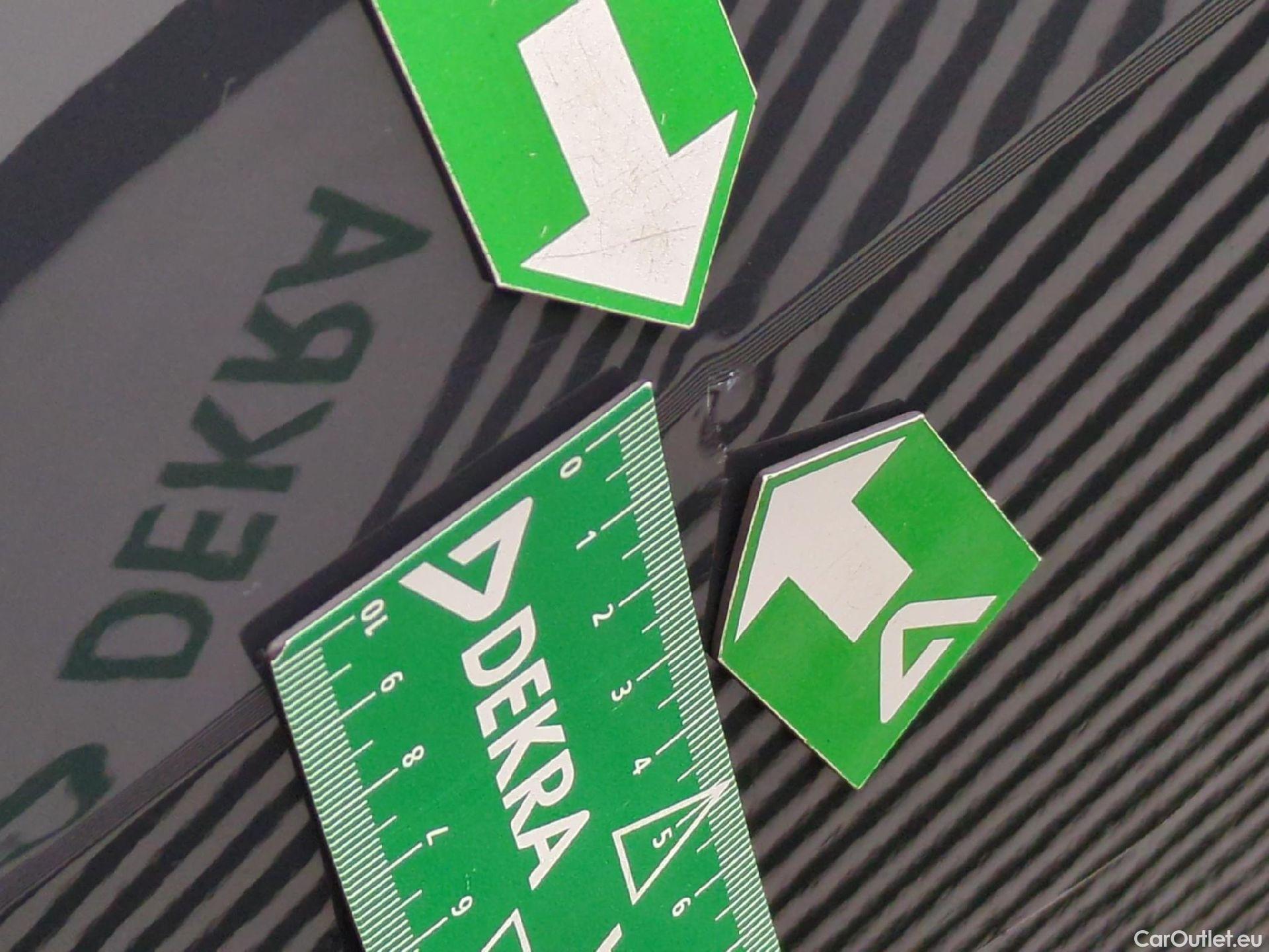  Volkswagen  Tiguan VOLKSWAGEN  / 2020 / 5P / SUV 1.4 eHybrid 245 DSG6 Life Business #33