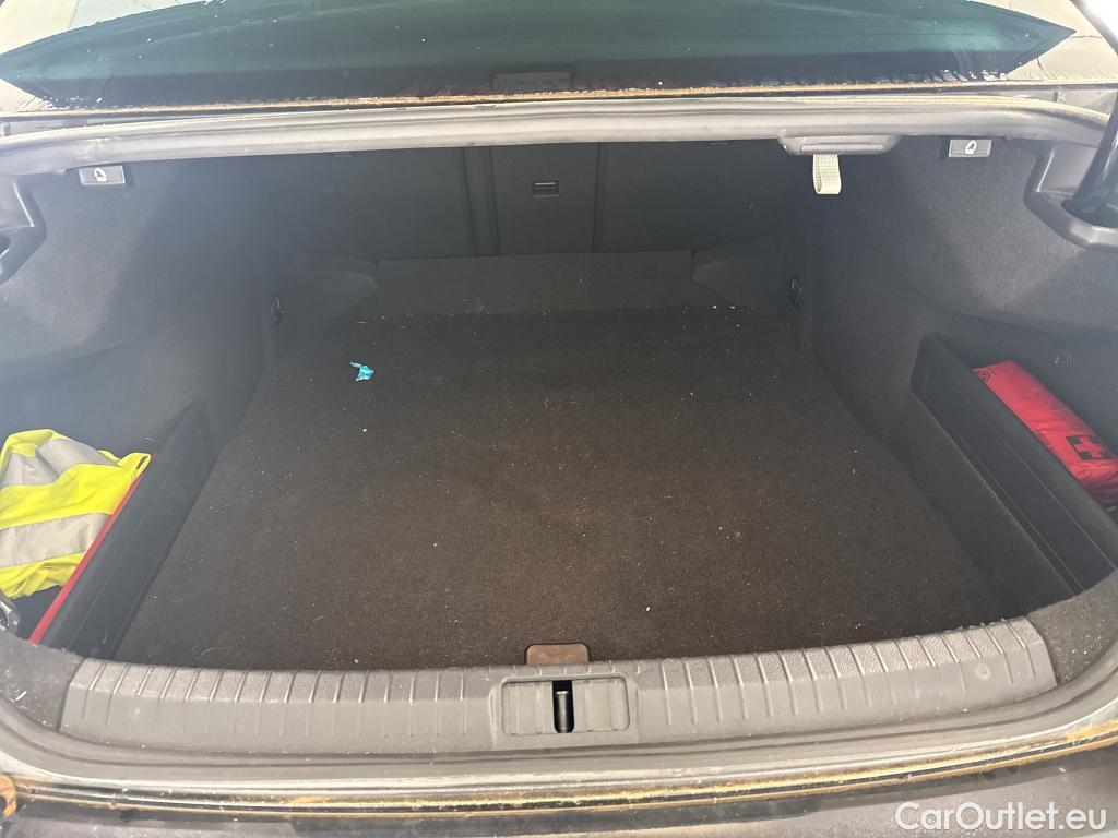  Volkswagen  Passat VOLKSWAGEN  / 2019 / 4P / Berline 2.0 TDI EVO SCR 200 4WD DSG7 R LINE #22