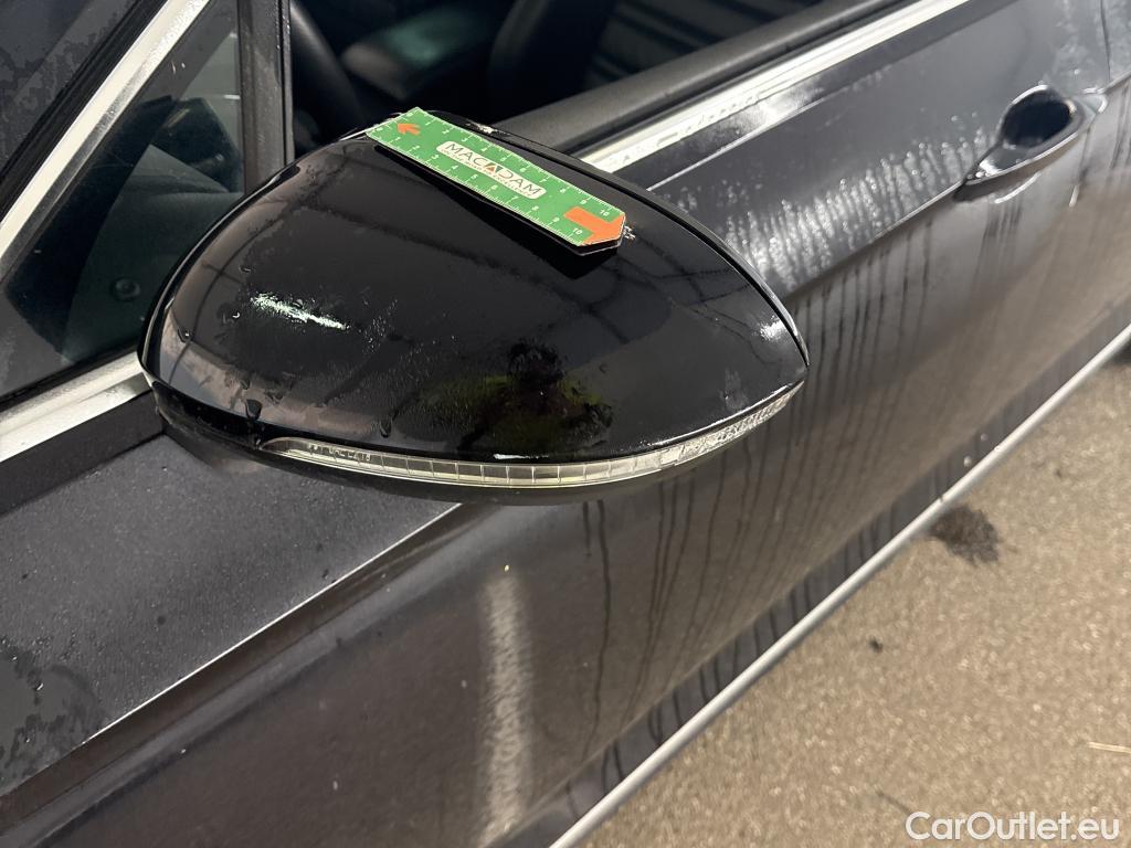  Volkswagen  Passat VOLKSWAGEN  / 2019 / 4P / Berline 2.0 TDI EVO SCR 200 4WD DSG7 R LINE #40