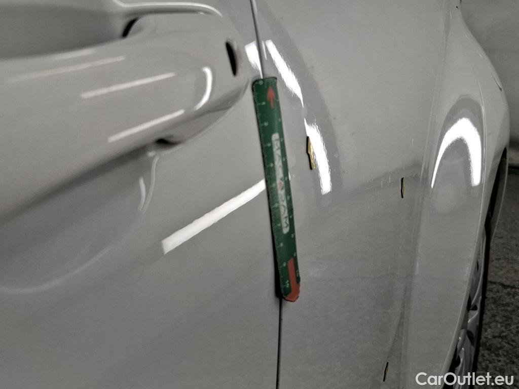  Toyota  Yaris TOYOTA  Hybride / 2019 / 5P / Berline Hybride 116h France Business Stage Acad #4