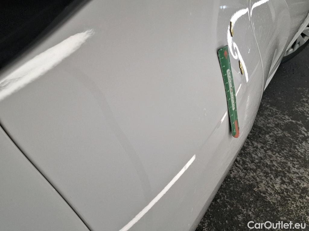  Toyota  Yaris TOYOTA  Hybride / 2019 / 5P / Berline Hybride 116h France Business Stage Acad #32