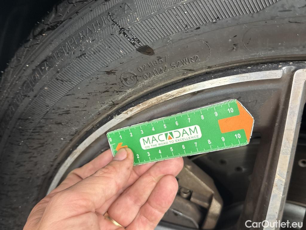  Mercedes  GLB MERCEDES-BENZ  / 2019 / 5P / SUV  200 d AMG Line #23