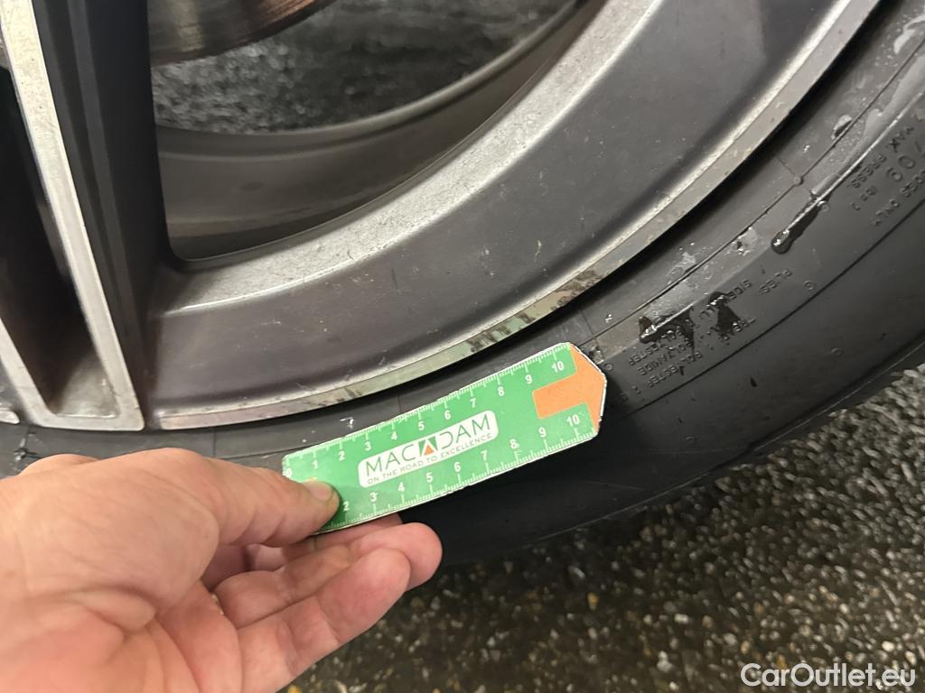  Mercedes  GLB MERCEDES-BENZ  / 2019 / 5P / SUV  200 d AMG Line #26