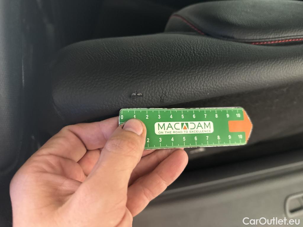  Mercedes  GLB MERCEDES-BENZ  / 2019 / 5P / SUV  200 d AMG Line #14