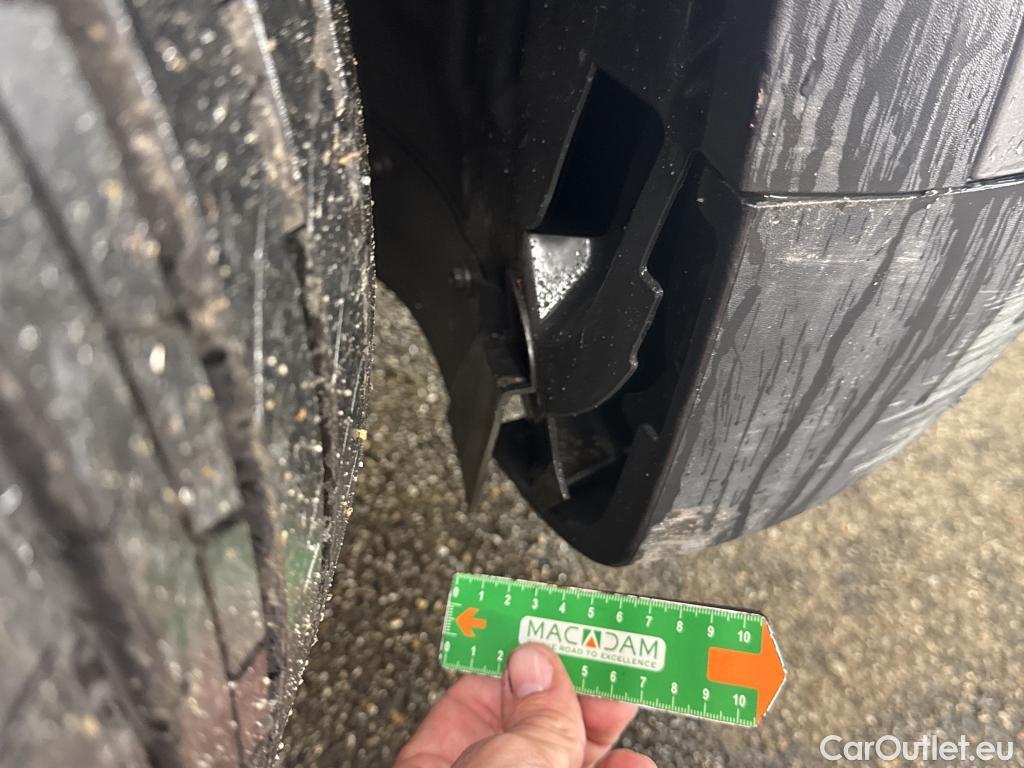  Mercedes  GLB MERCEDES-BENZ  / 2019 / 5P / SUV  200 d AMG Line #29