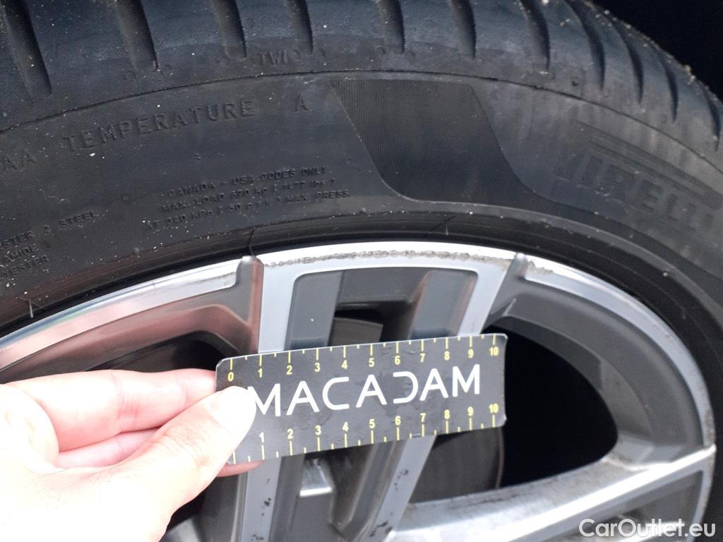  Bmw  Serie 1 BMW  / 2019 / 5P / berlina con portón 118i #8