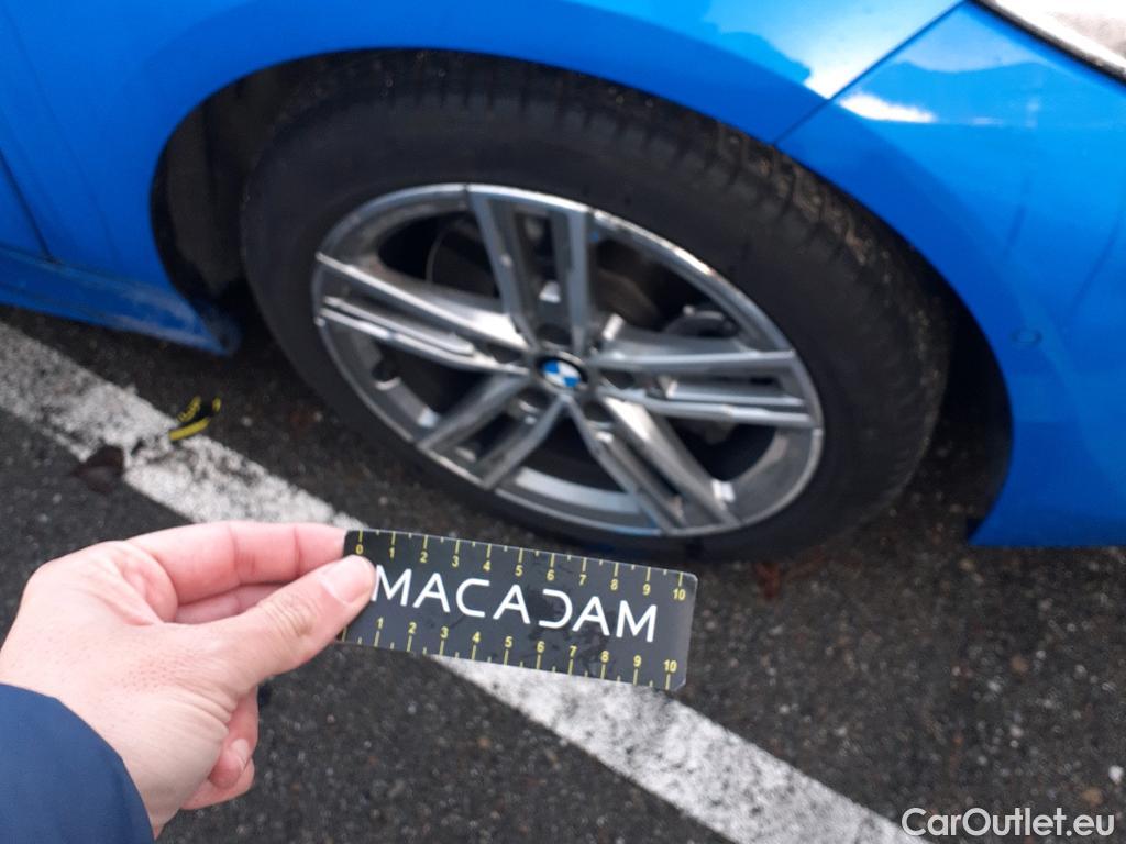  Bmw  Serie 1 BMW  / 2019 / 5P / berlina con portón 118i #11