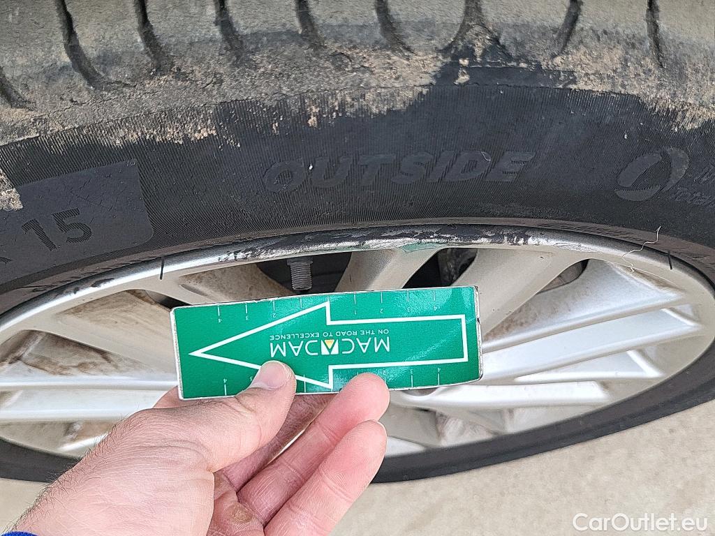  KIA  Rio KIA  / 2020 / 5P / berlina con portón 1.2 DPi 62kW (84CV) Concept #12