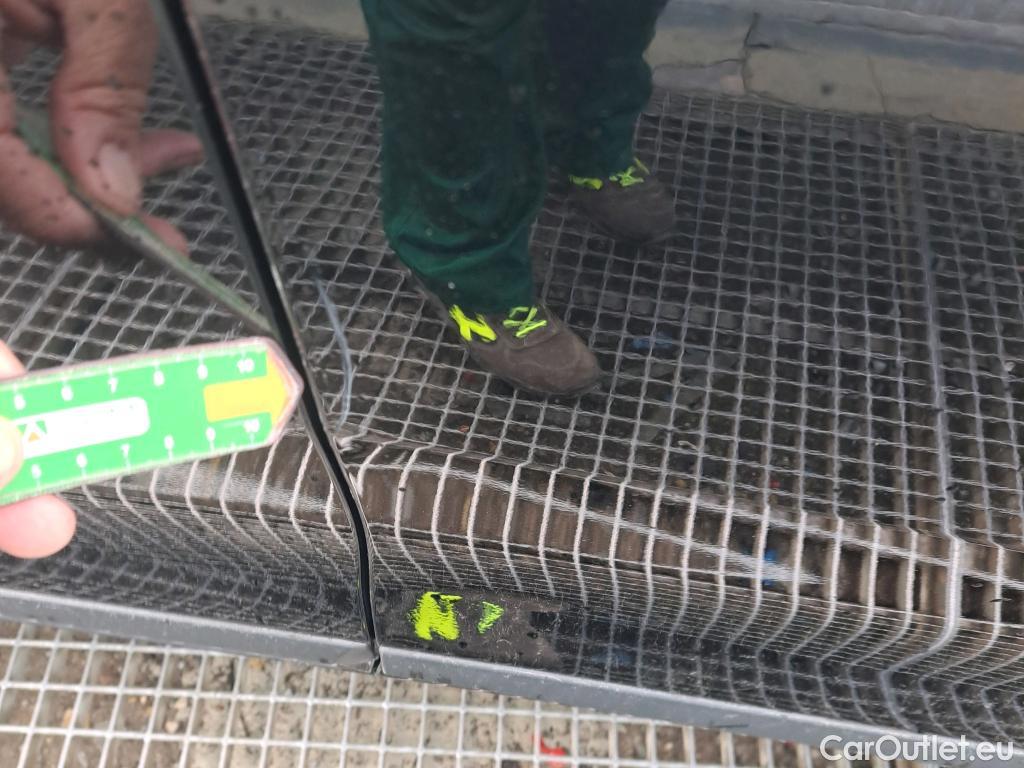  KIA  Niro KIA  / 2019 / 5P / crossover 1.6 GDi HEV 104kW (141CV) Drive #18