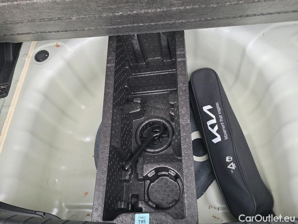  KIA  Rio KIA  / 2020 / 5P / berlina con portón 1.2 DPi 62kW (84CV) Concept #8