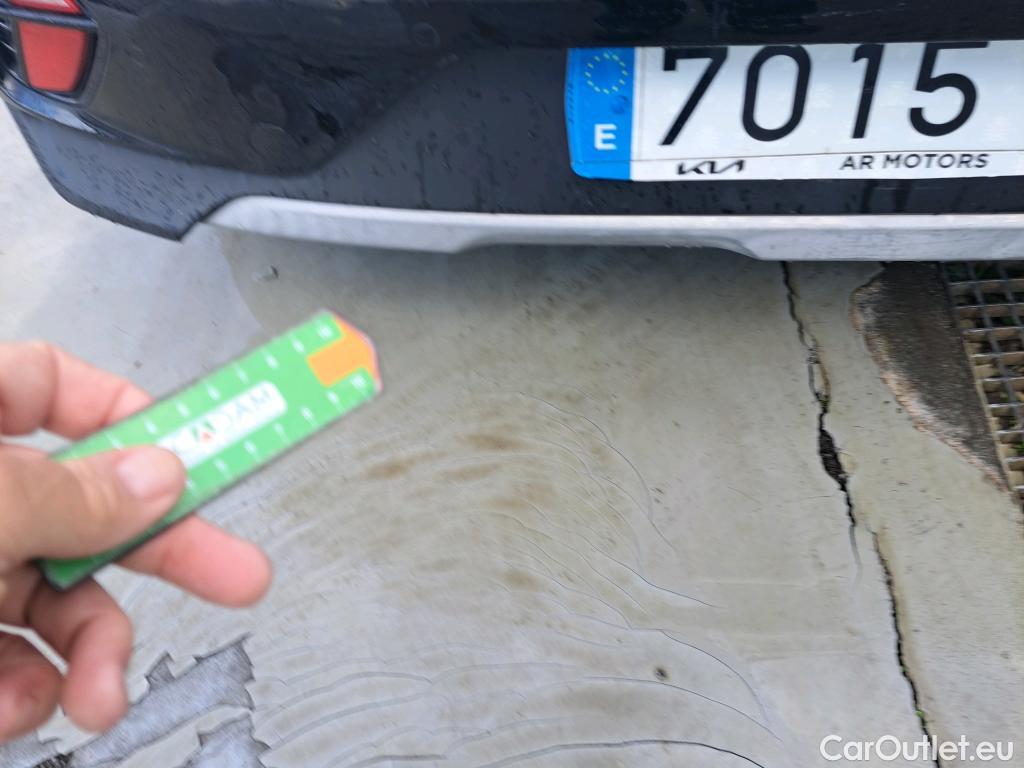  KIA  Niro KIA  / 2019 / 5P / crossover 1.6 GDi HEV 104kW (141CV) Drive #27