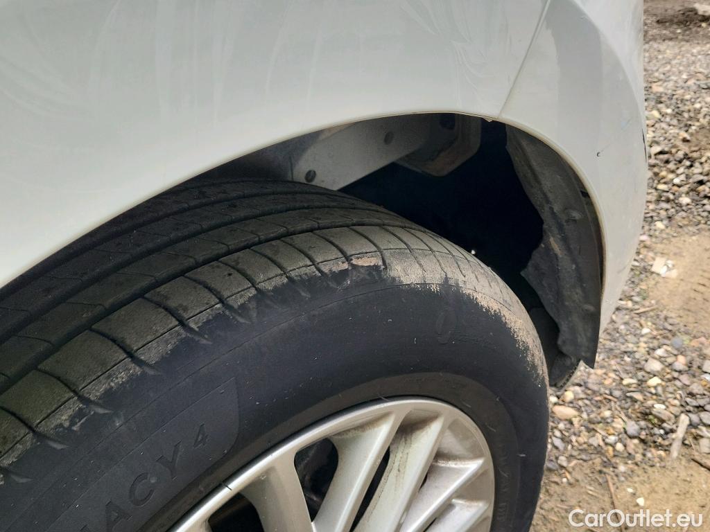  KIA  Rio KIA  / 2020 / 5P / berlina con portón 1.2 DPi 62kW (84CV) Concept #13