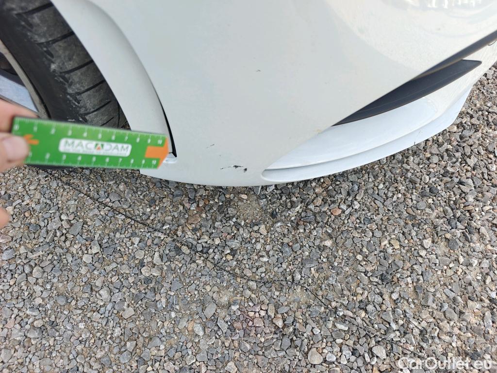  Mercedes  A-Klasse MERCEDES-BENZ Clase A / 2018 / 5P / berlina con portón A 200 #8