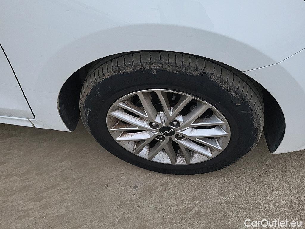  KIA  Rio KIA  / 2020 / 5P / berlina con portón 1.2 DPi 62kW (84CV) Concept #11